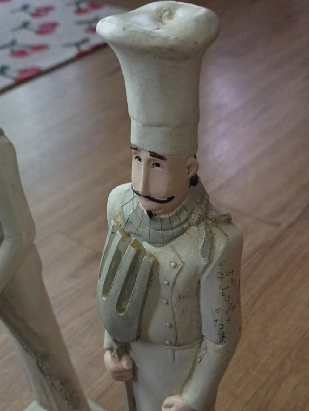 Vintage-Style Chef Figurine Set Decorative Kitchen Statues